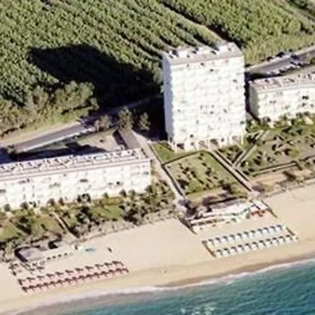 Appartement Face Avec Parking Privé - - Fr-1-251-252 Le Lavandou